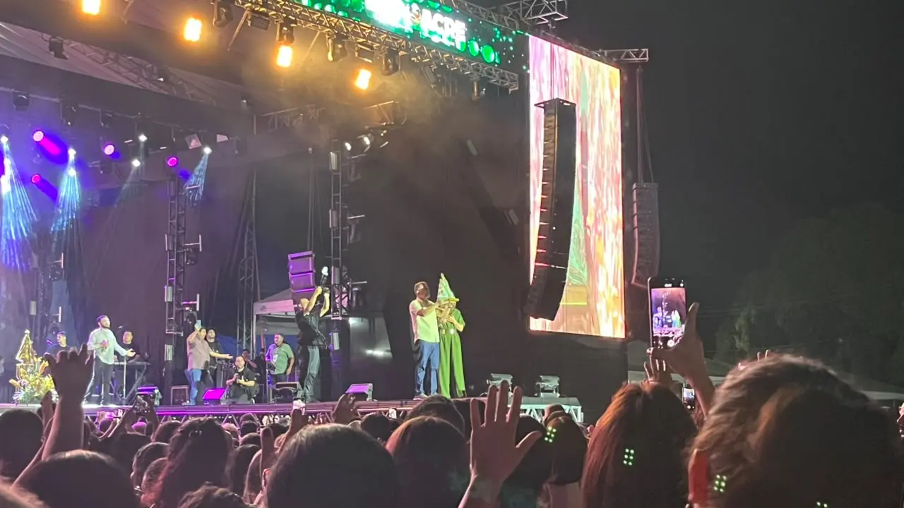 Alysson leva Nossa Senhora Aparecida ao palco católico da Expoacre 2026