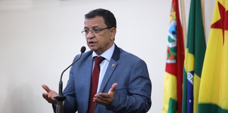 Sobre a possibilidade de desistir da disputa, o deputado foi claro em entrevista ao ContilNet: