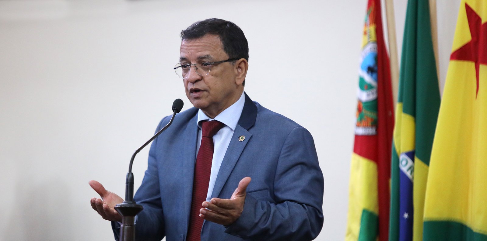Sobre a possibilidade de desistir da disputa, o deputado foi claro em entrevista ao ContilNet: