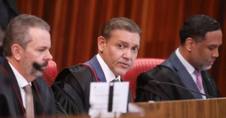 Urna eletrônica é patrimônio da democracia brasileira, diz Nunes Marques