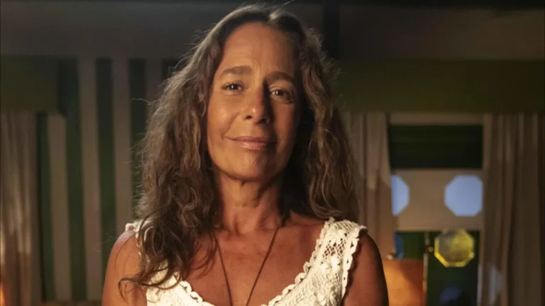 Andrea Beltrão passa por cirurgia no pé e ficará seis semanas sem poder pisar no chão