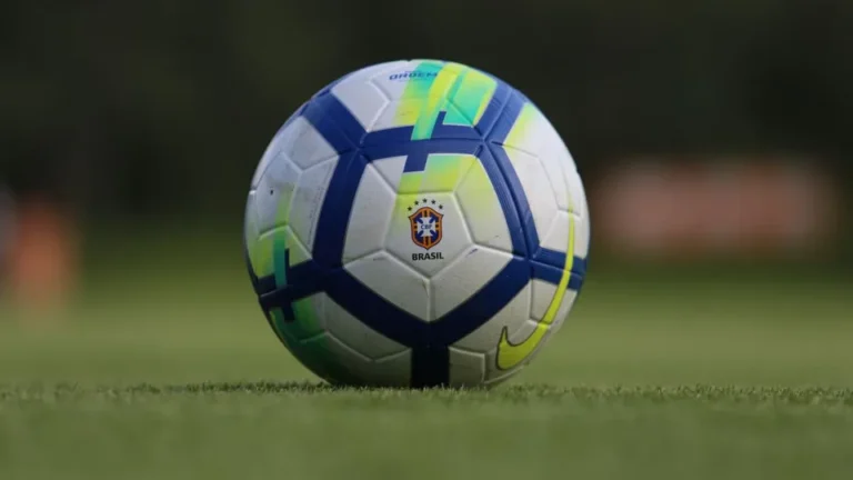 Cruzeiro e Corinthians têm reencontro da última final