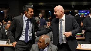 Figo detona Infantino e pede saída imediata: “Tem que sair. Já”