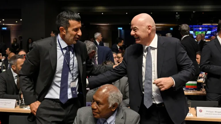 Figo detona Infantino e pede saída imediata: “Tem que sair. Já”
