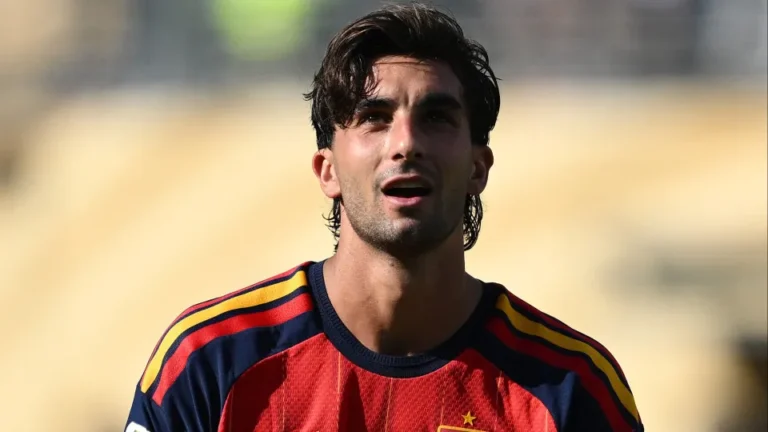 PSG anuncia a contratação de Ferran Torres, herói do título mundial da Espanha