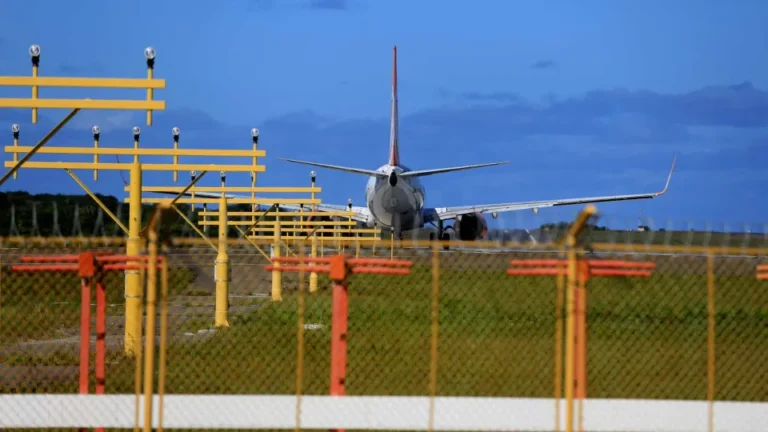 Anac suspende operações da Total Linhas Aéreas, que presta serviço aos Correios