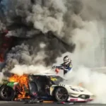 Piloto resgata colega de carro em chamas após acidente em prova no China GT