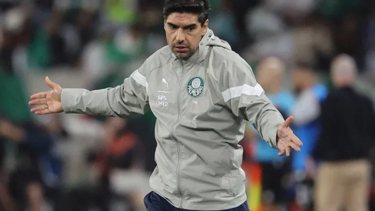 Abel Ferreira sob ataque: