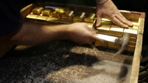 Ouro fecha em baixa, com avanço dos juros dos Treasuries e do petróleo