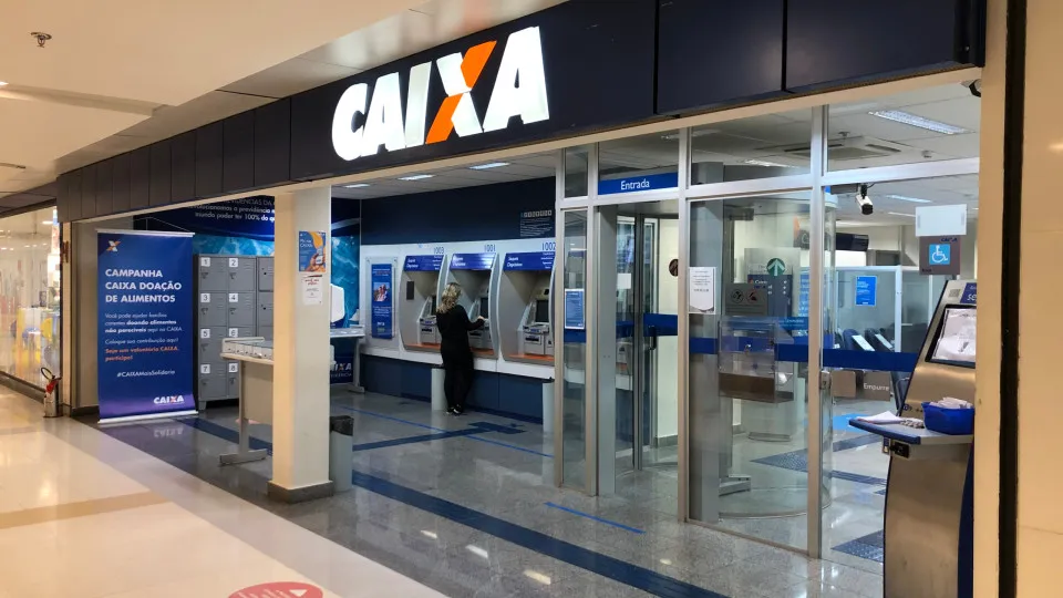 Caixa apresenta proposta final para encerrar greve e ameaça ir à Justiça contra bancários