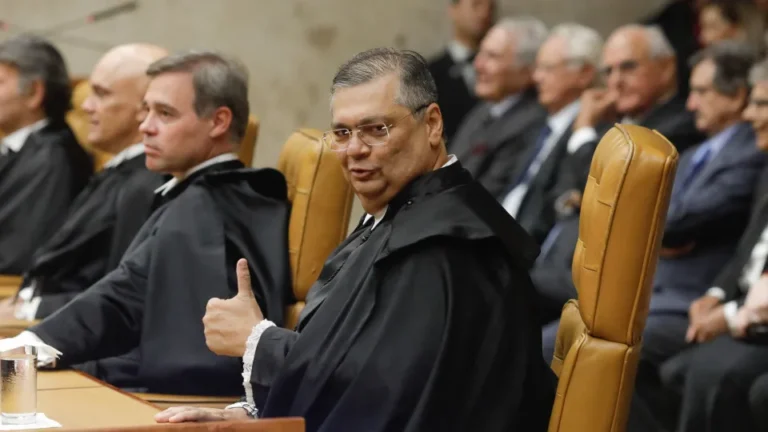 PT defenderá mandato para ministros do STF após crise na corte pressionar campanha de Lula