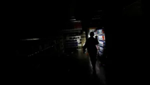 Ventania deixa mais de 100 mil imóveis sem luz na Grande São Paulo