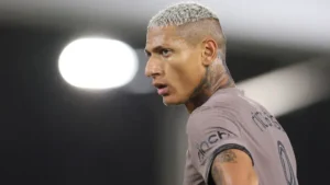 Richarlison e Vasco terminam sem acordo, e atacante segue no Tottenham