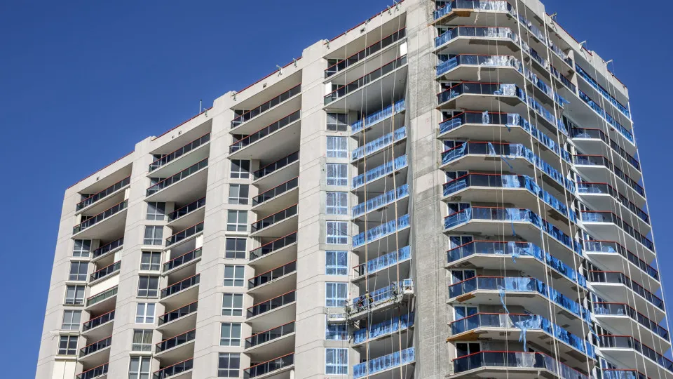Vendas de apartamentos de luxo caem pela metade na cidade de São Paulo