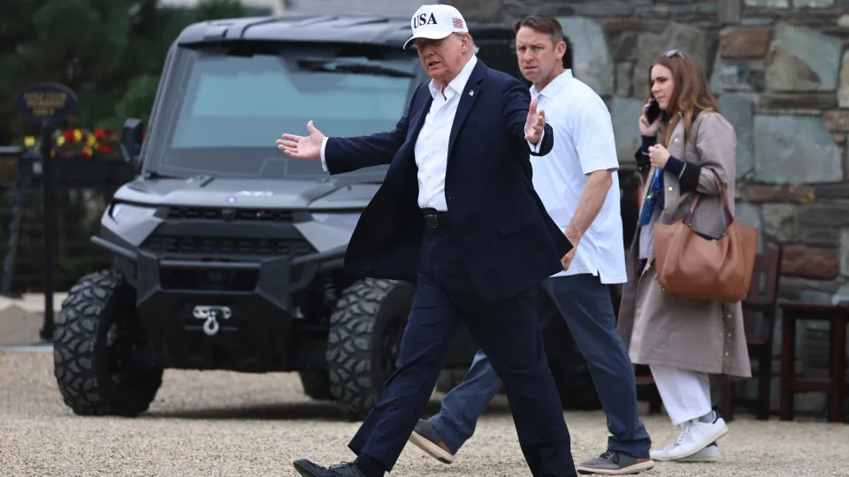 Trump critica