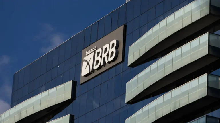 BRB afasta ex-diretores após investigação do caso Master