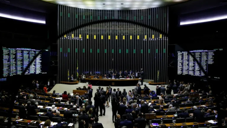 Fim do foro especial divide Congresso, que pode reabrir debate à sombra de caso Master