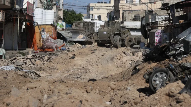Apesar de sanções, Israel avança com expansão de assentamentos na Cisjordânia