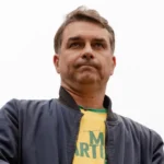 Flávio usou jatinho ligado à Vorcaro em viagem em 2025, diz revista