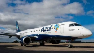 Problema no GPS de modelo da Embraer deixa aviões da Azul no chão