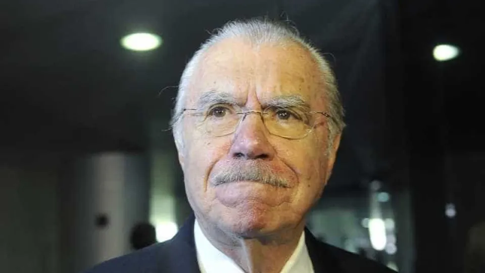 Sarney é internado no Sírio-Libanês, em São Paulo, para tratar pneumonia; quadro é