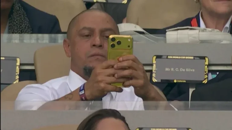 Roberto Carlos revela que perdeu 99% do que ganhou nos gramados: