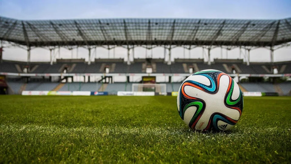 Clássico catarinense com Criciúma e Avaí sob pressões diferentes na Série B
