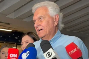 Caiado mira desgaste de Lula e Flávio para tentar vaga no segundo turno