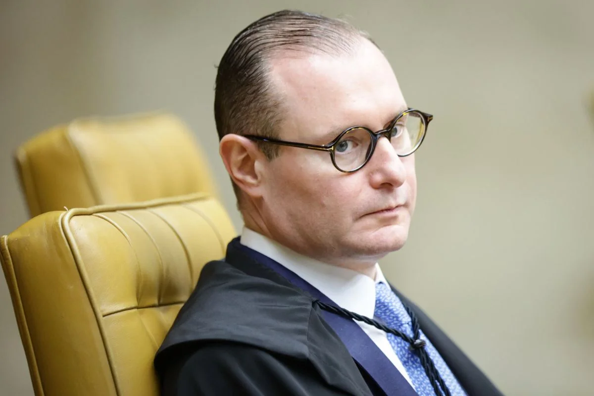 Zanin dá prazo para PF entregar íntegra do celular de Vorcaro