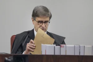 Paulo Gonet e familiares são citados 33 vezes em inquérito do Master