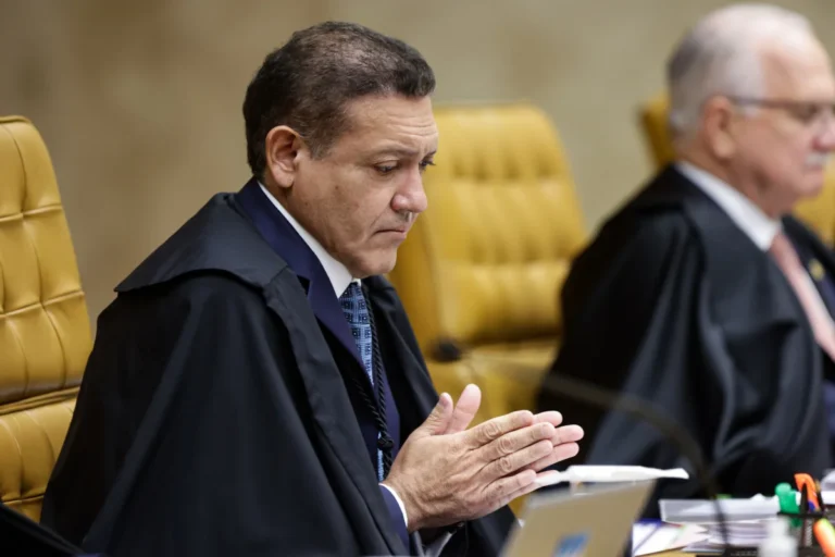 Celular de Vorcaro cita R$ 500 mil e filho de Nunes Marques