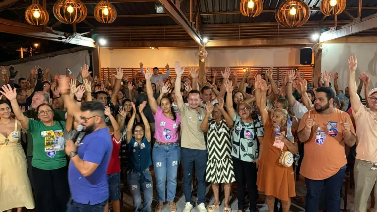 Adailton Cruz reúne centenas de pessoas em Cruzeiro do Sul