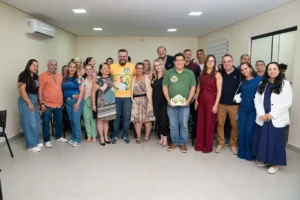 Alan Rick visita Clínica CER e promete ampliar terapias infantis