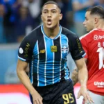 Grêmio faz três no Inter, despacha o rival e avança na Copa do Brasil