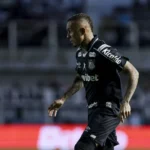 Na estreia de Cebolinha, Santos bate o Cruzeiro e se afasta bem do Z4