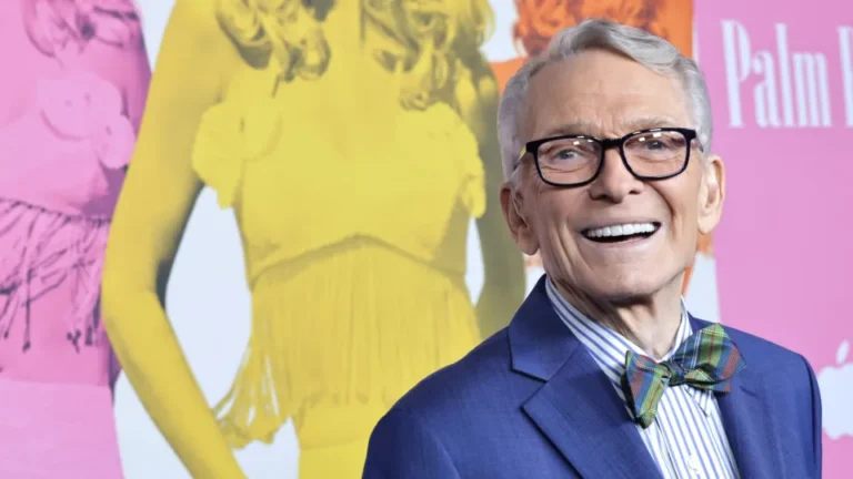 Morre Bob Mackie, estilista que vestiu Madonna e Elton John, aos 87 anos