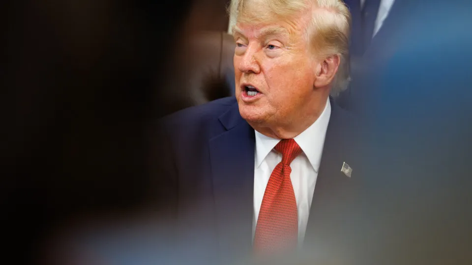 IA? Trump rejeita frear: