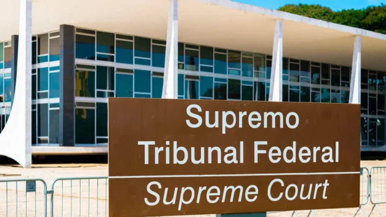 Homem é preso ao tentar inavadir a sede do STF em Brasília