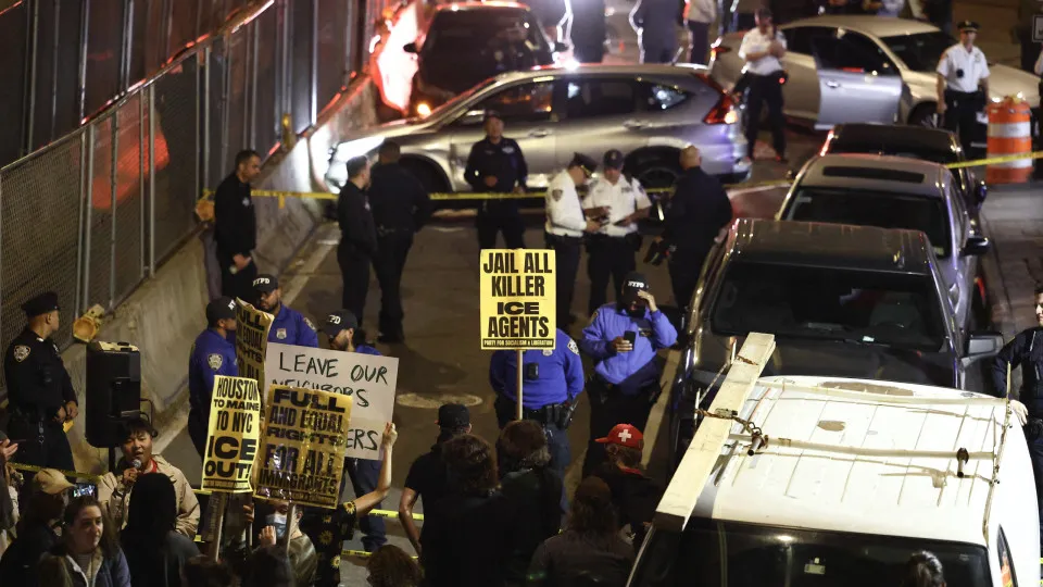 Agente do ICE atira contra carro com criança de 5 anos em Nova York