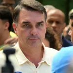 Flávio diz que o pai colocará a faixa presidencial nele no dia da posse