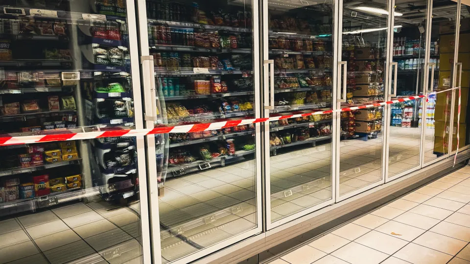 Hackers fazem freezers de supermercados chegarem a 50°C na França