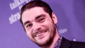 Morre RJ Mitte, ator de