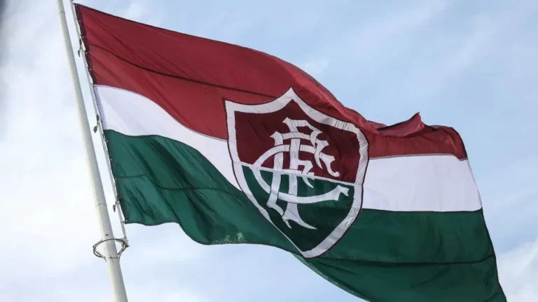 Após queda na Libertadores, Fluminense visita lanterna Chapecoense para defender lugar no G-5