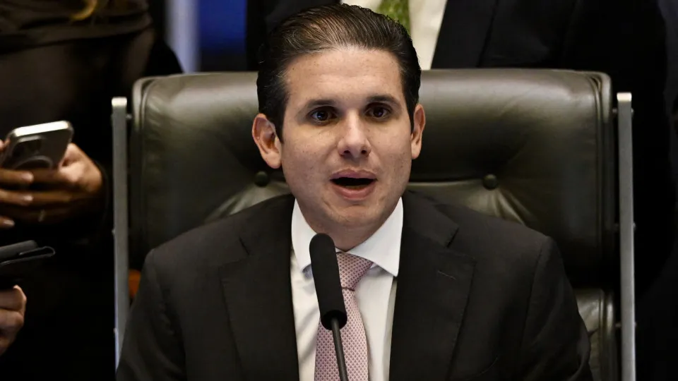 Motta diz que quer pautar voto distrital misto neste ano com transição em 2030