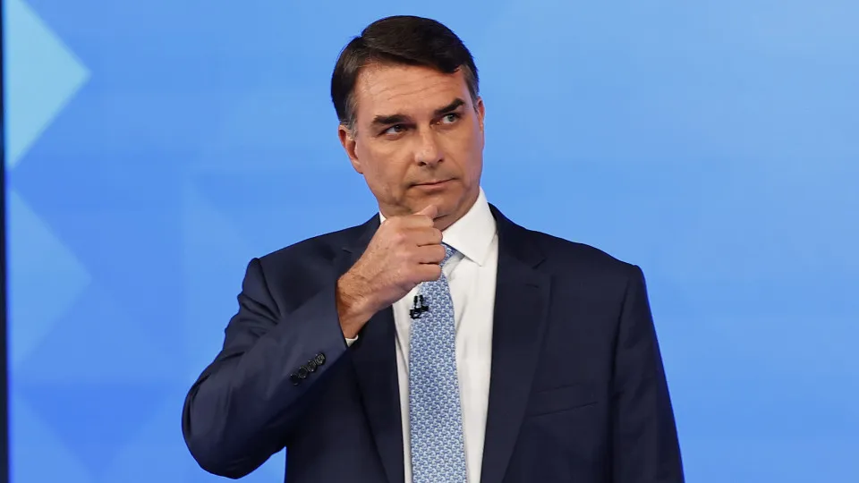 Flávio Bolsonaro diz que vitória de Lula é