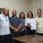 Mailza visita dom Antônio Fontinele e reforça parceria do governo com a Igreja Católica no Acre
