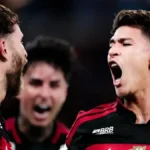 Flamengo tem pênalti no último lance, vence Atlético-MG e volta à liderança