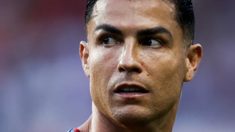 Cristiano Ronaldo pode ser suspenso da seleção por até seis meses por abandono